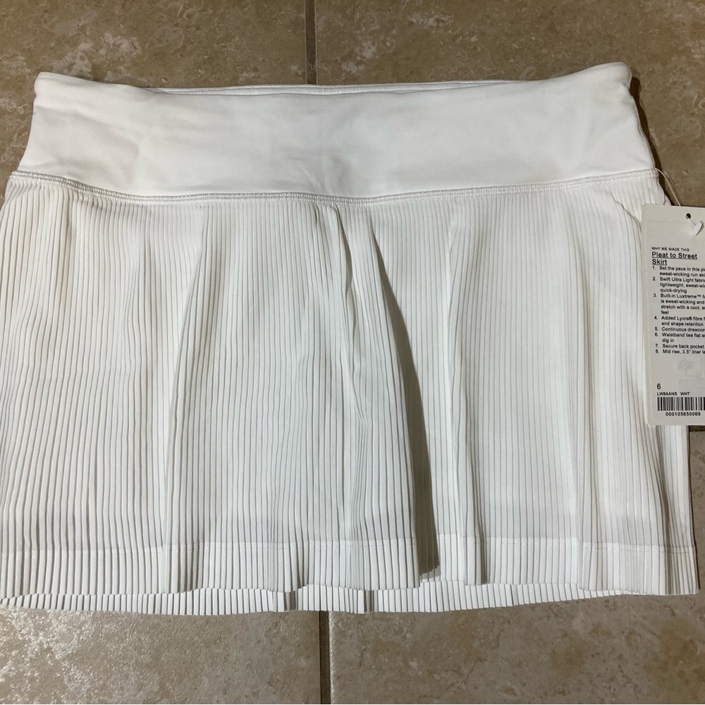 Lululemon White Pleat to Street Skirt